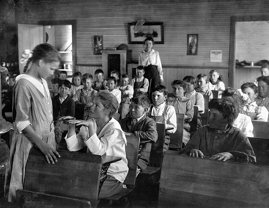 Inspección dientes y uñas en un colegio de Oklahoma, 1917. Shorpy