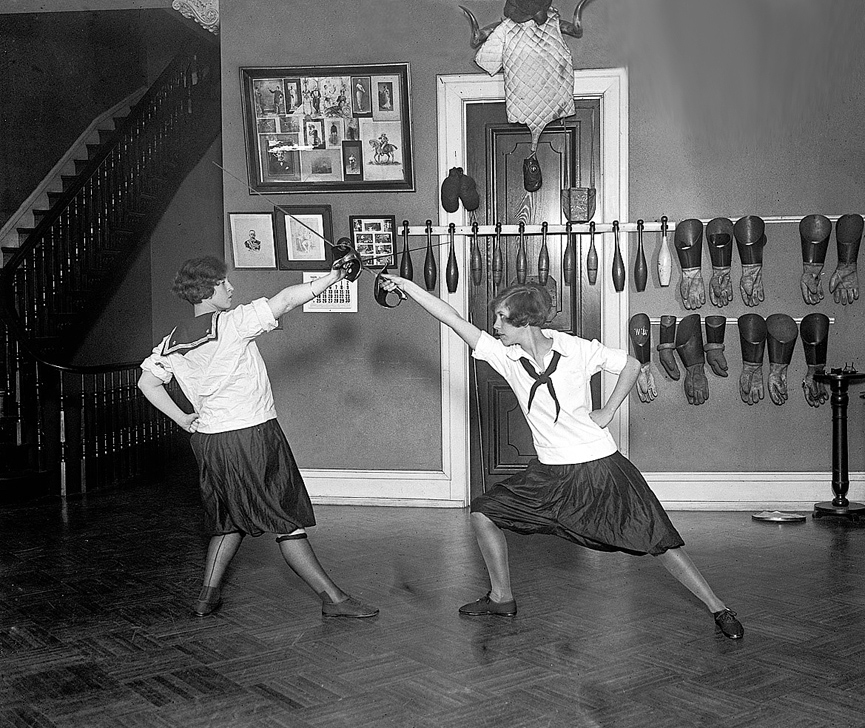 Western High School, equipo de esgrima. Washington, 1925. Shorpy