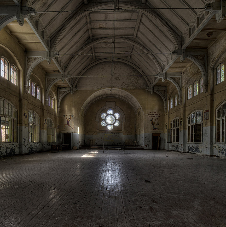 Gimnasio del Hospital Beelitz-Heilstätten. Potsdam en Brandemburgo, Alemania. Paul Howzey