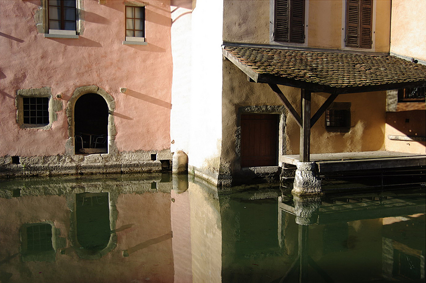 Bellos portales de Annecy. Stephane Contri