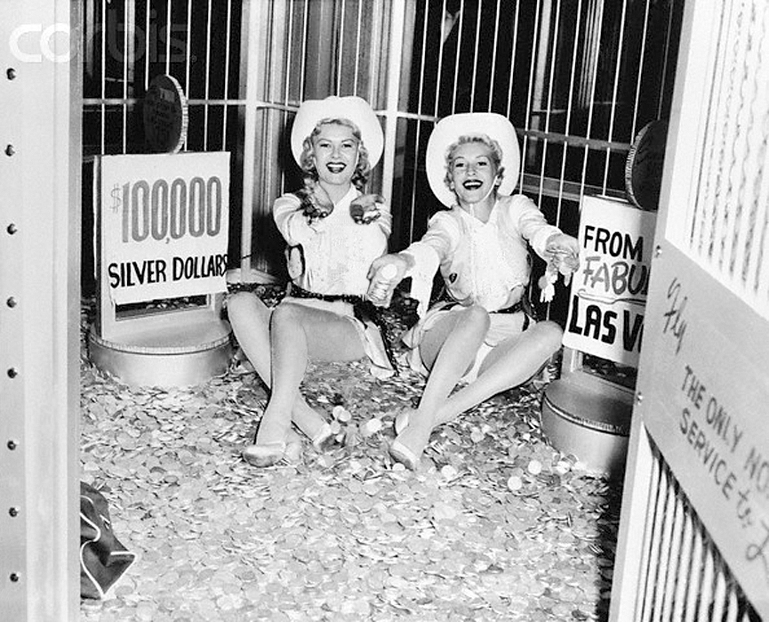 Jane Pike y Karolee Kelly promocionando Las Vegas. Chicago, Illinois, en 1954. Archivo Bettmann, Corbis