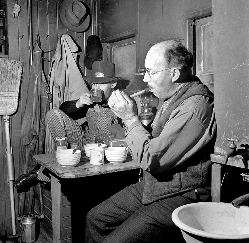 Descanso en ferrocarril Oklahoma, 1943. Biblioteca del Congreso