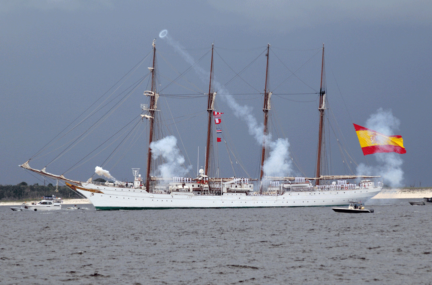 El barco llegando al puerto de  Pensacola en Florida. Scott Hallford