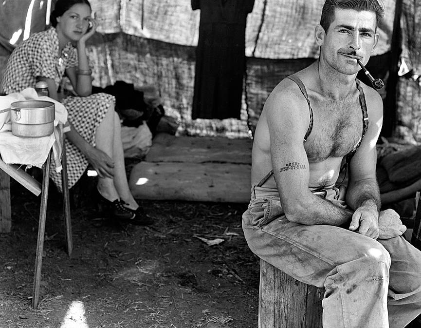 Thomas Cave, trabajador desempleado de la madera, con su esposa. Oregon, 1939. Librería del Congreso