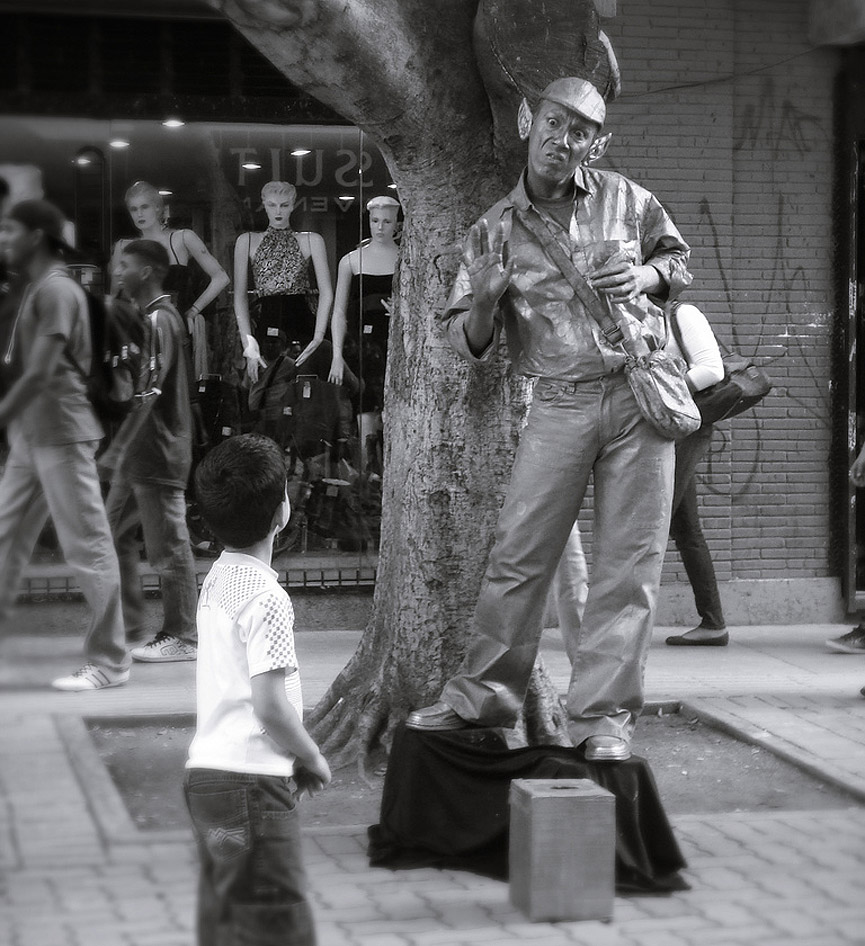 Saludos del Duende. Alba Ceci Zambrano