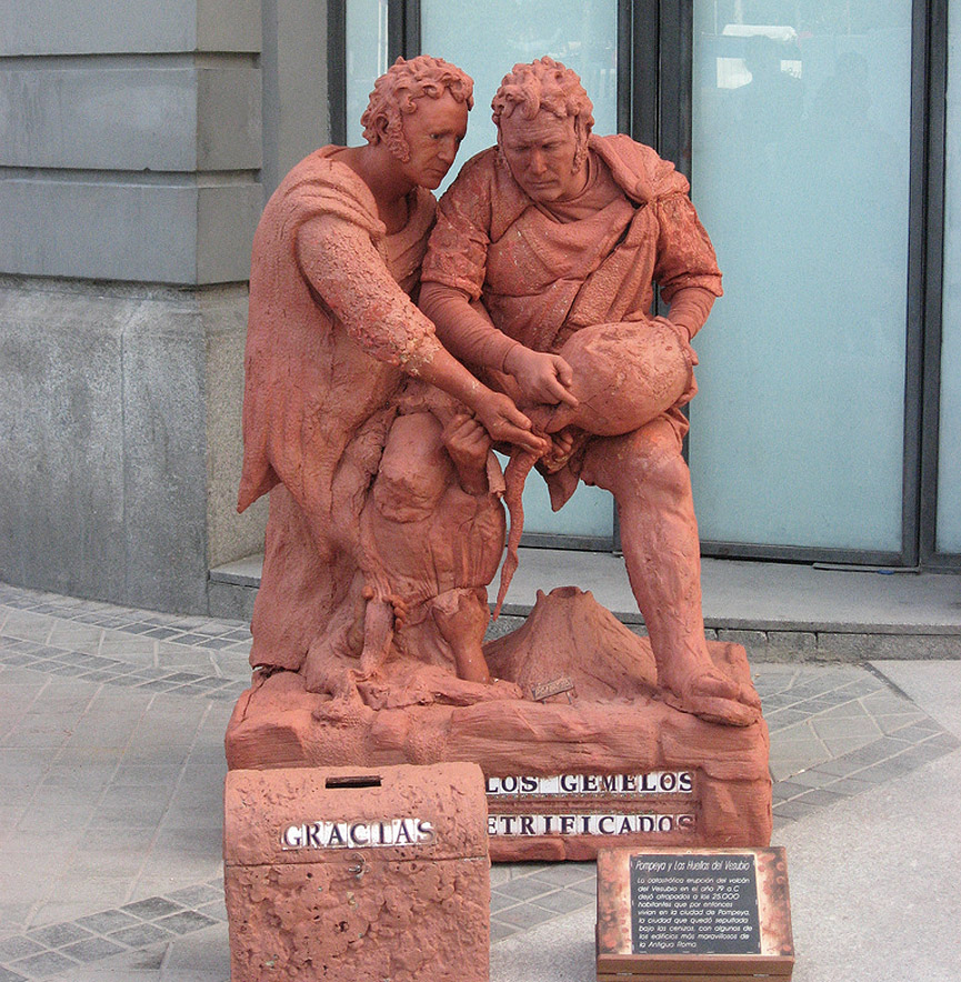 Gemelos Petrificados. Blank Sad