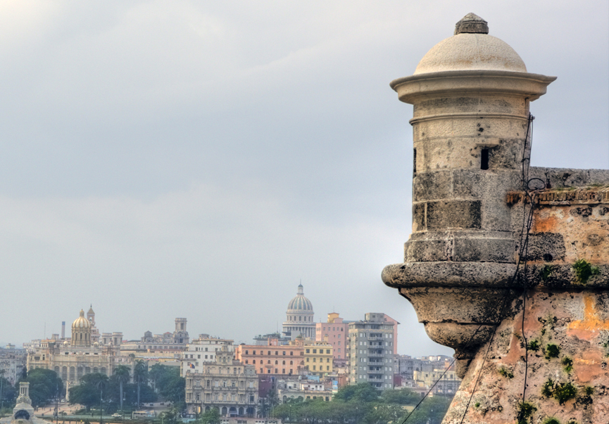 La Habana vieja y el Castillo de los Tres Reyes del Morro. Gaspar Serrano