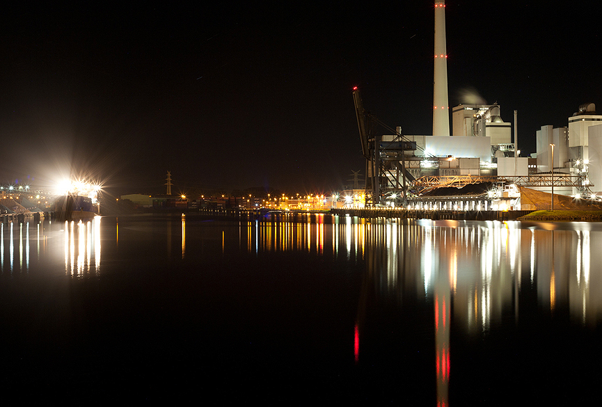 Industry at Night, Holzhafen de Bremen. Marco Henke