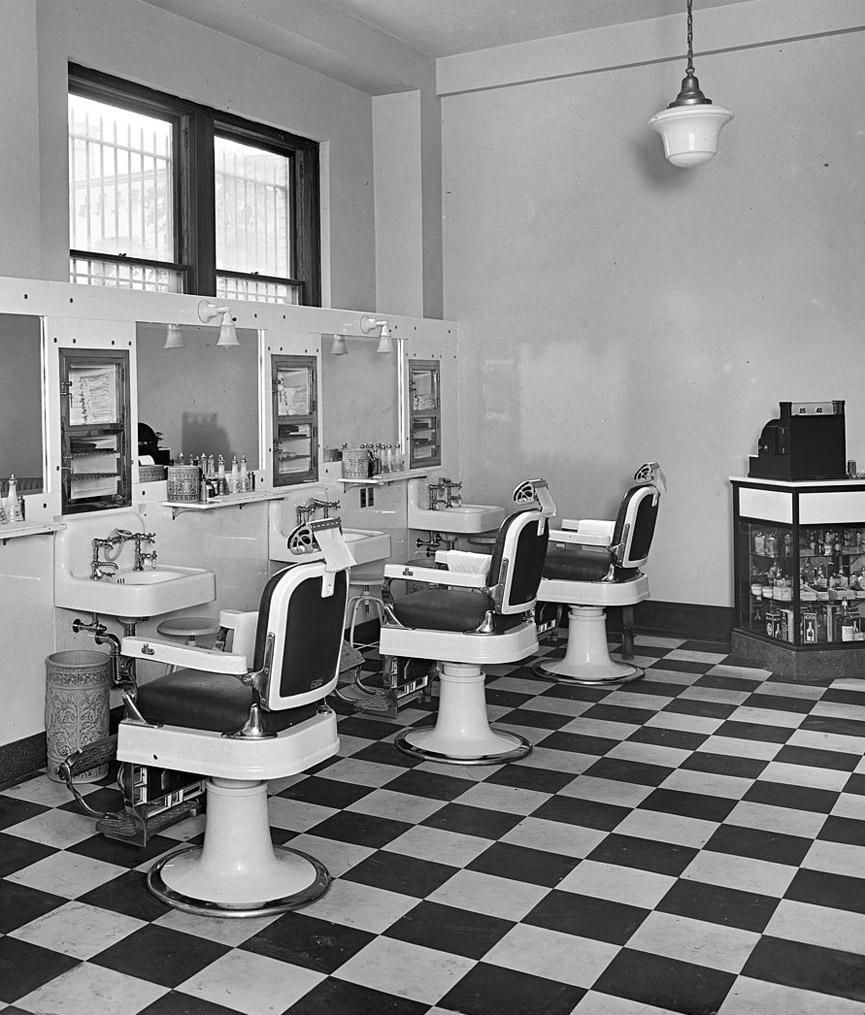 Barbershop en el Edificio Investment. Washington, 1925. Shorpy