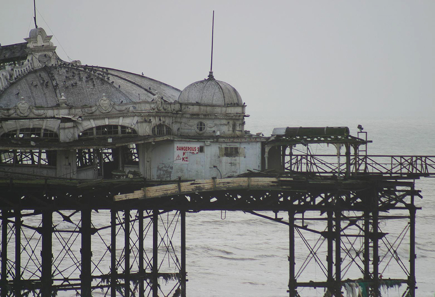 Otra vista del West Pier, Brighton, despues de una grave tormenta. Mat1photo