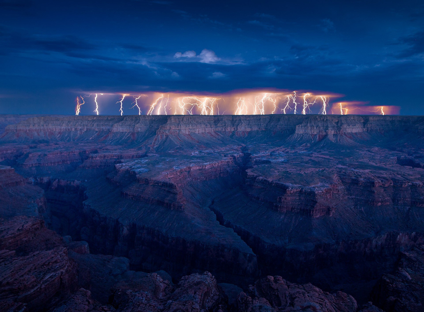 Tormenta eléctrica en el Gran Cañón de Colorado