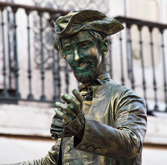 Soy una estatua pero estoy vivo. 50 Estatuas humanas con arte